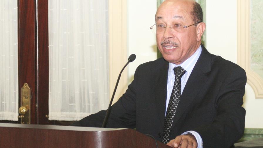 Montás: “La sociedad está obligada a revisar los incentivos y las exenciones”