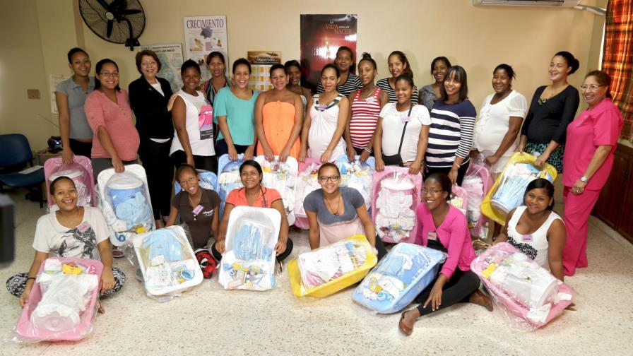 Despacho de la Primera Dama imparte taller educativo a embarazadas 