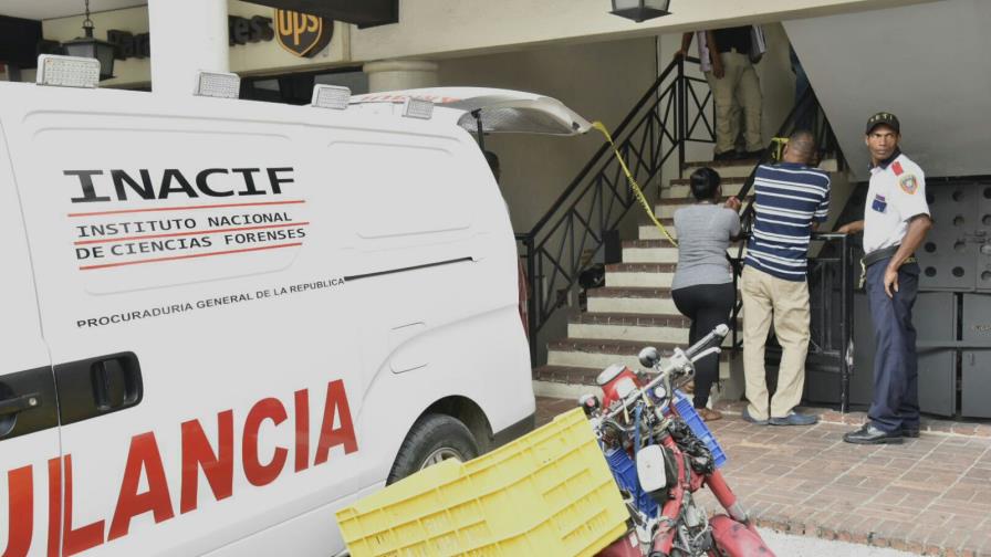 Vigilante de la Plaza Andalucía II habría muerto de un infarto 