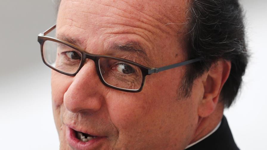 Escándalo en Francia por lo que destina Hollande mensualmente al cuidado de su cabello