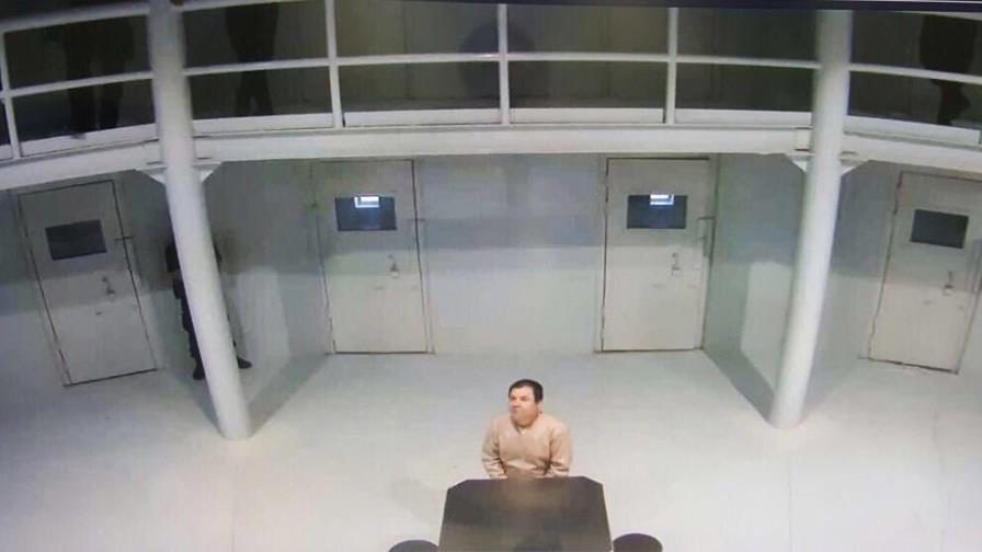 “El Chapo” Guzmán se está quedando loco y calvo por estrés en la cárcel (abogado)