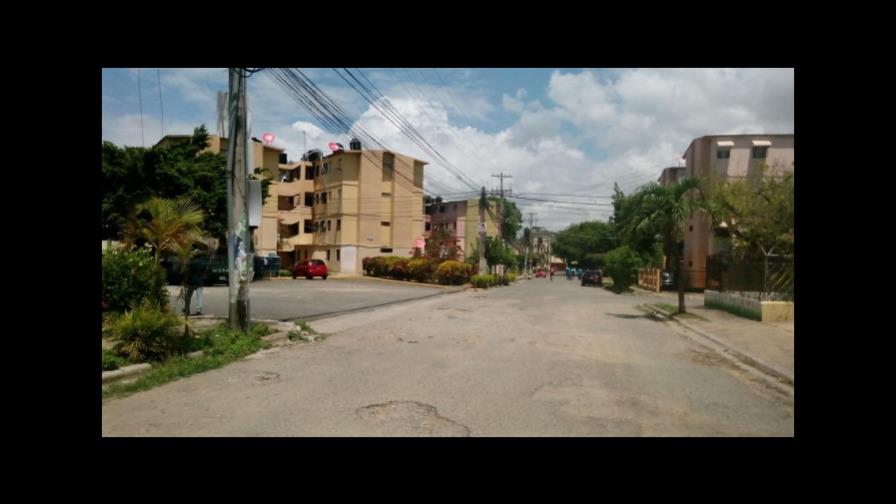Moradores de Invivienda en Santo Domingo Este no tienen ni agua ni energía eléctrica 