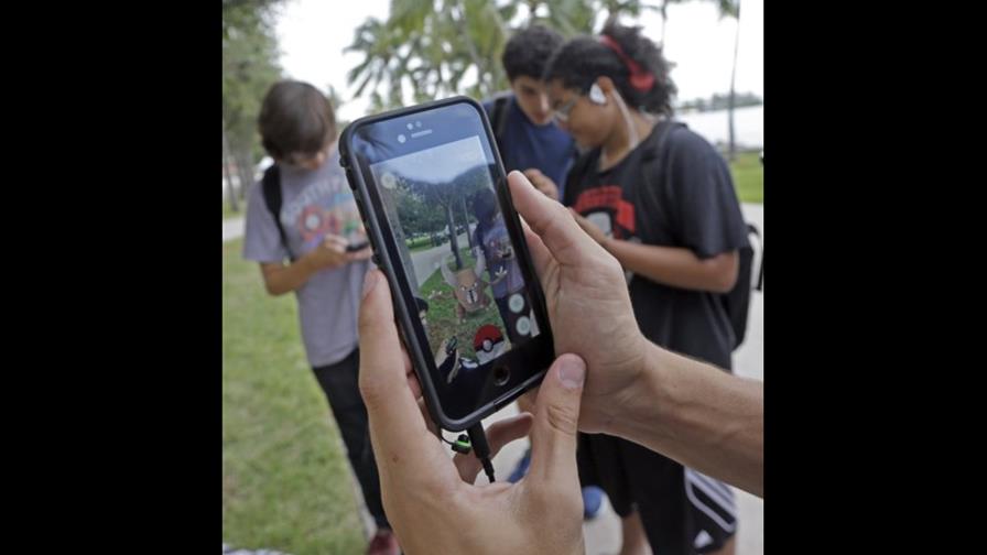 Apresan un hombre cuando entró a estación de Policía detrás de un Pokémon