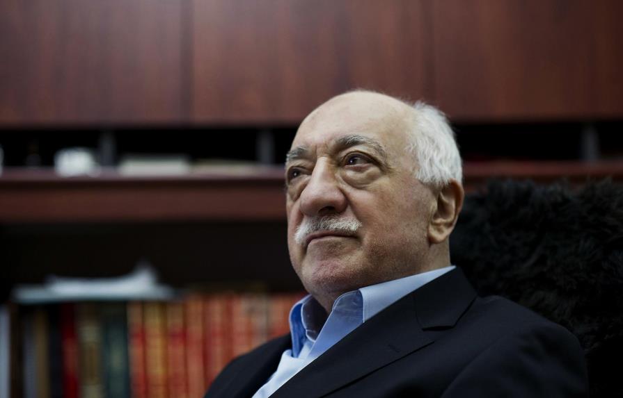 Gülen insinúa que el presidente Erdogan pudo orquestar el golpe de Estado en su contra