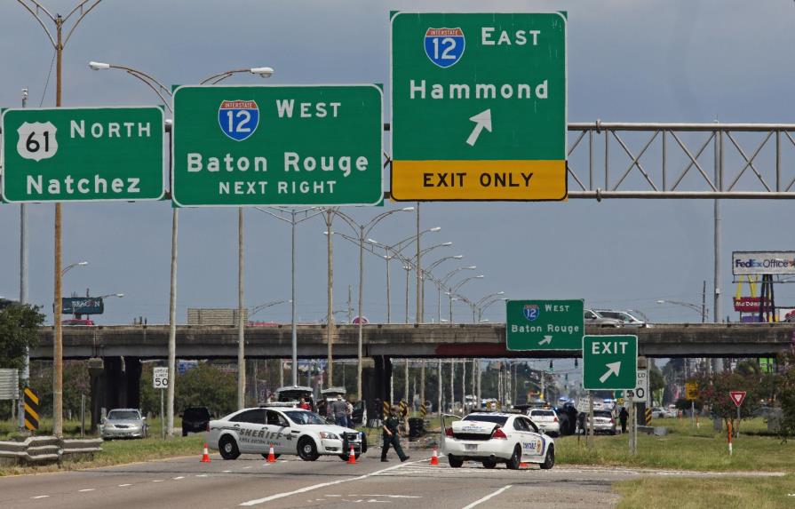 Tres policías muertos tras ser tiroteados en Louisiana, Estados Unidos 