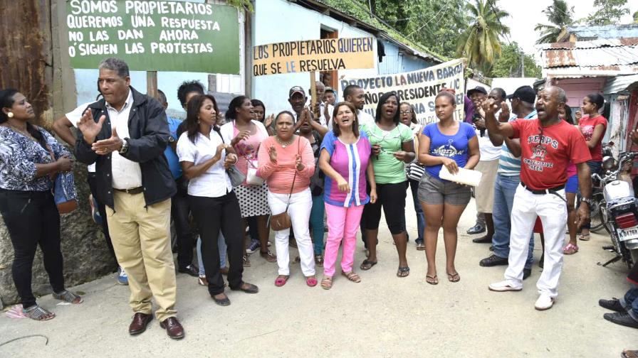 Propietarios no residentes de La Barquita continúan protestas Propietarios no residentes de La Barquita continúan protestas