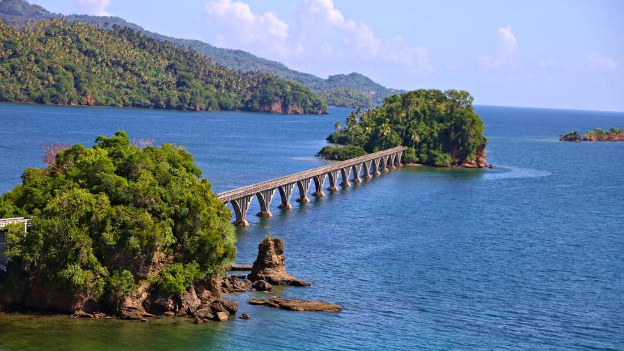 Pesca indiscriminada amenaza corales de la bahía de Samaná Pesca indiscriminada amenaza corales de la bahía de Samaná