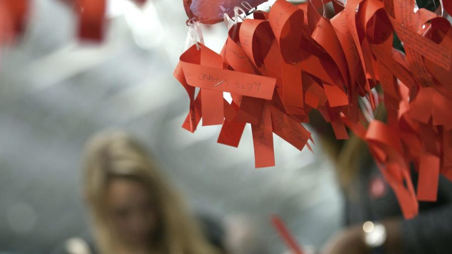Cerca de 2.6 millones de personas contraen VIH cada año