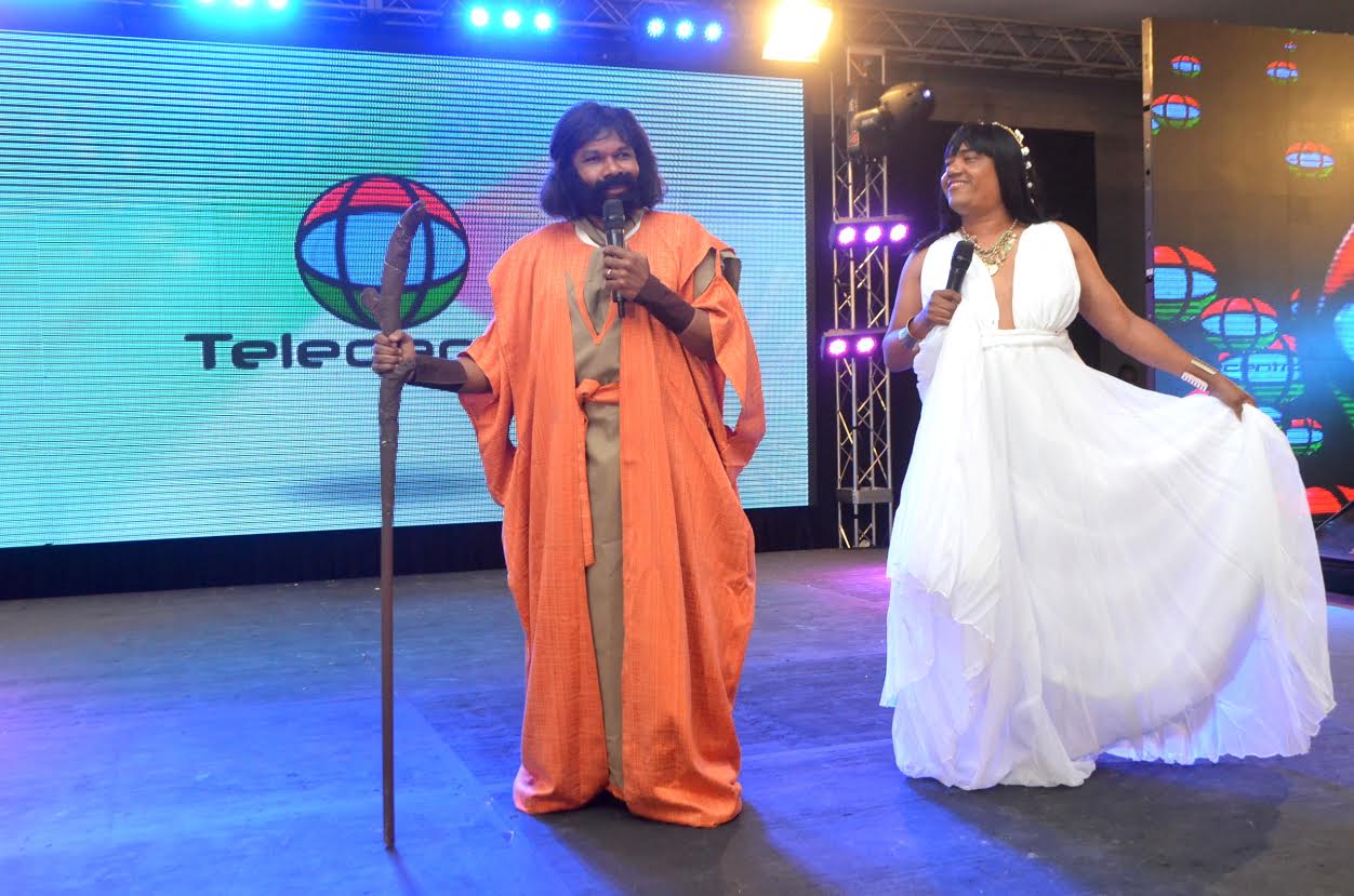 Los humoristas Raymond Pozo y Miguel Céspedes ofrecieron una parodia con los personajes de “Moisés”