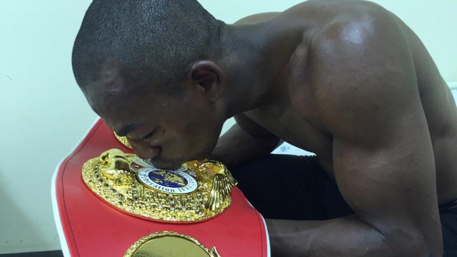 VIDEO: Jonathan Guzmán conquista la faja mundial súper gallo