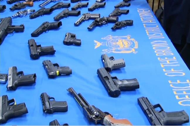 Dominicanos enfrentan hasta 25 años por tráfico de armas en Estados Unidos 