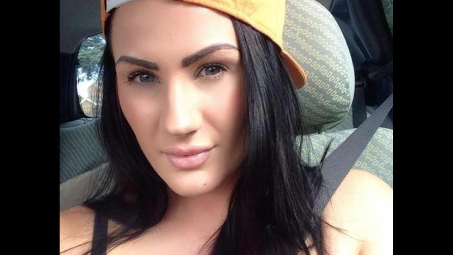 Muere actriz porno y modelo Carla Mai al caer por la ventana de apartamento 