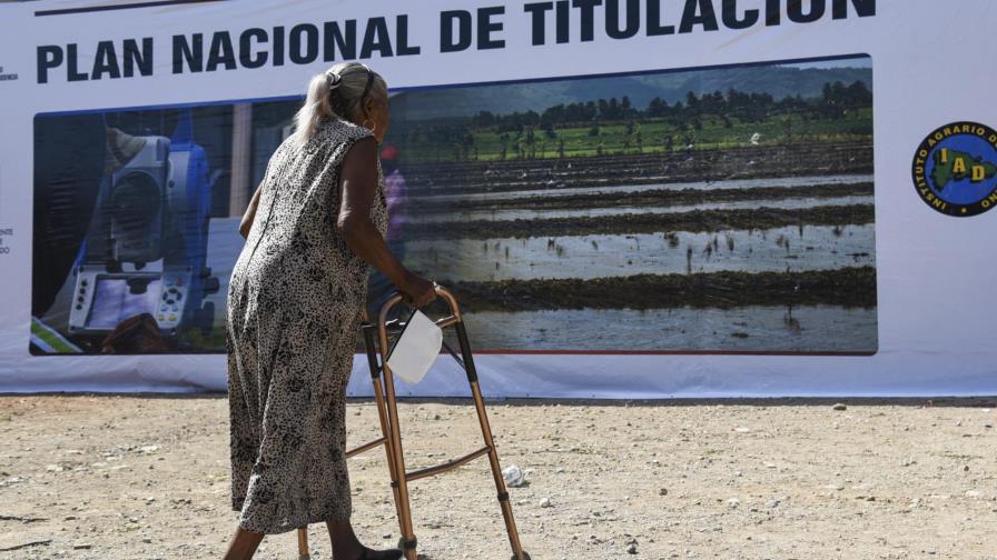 Presidencia ha entregado títulos de propiedad de 23 mil parcelas, solares y viviendas