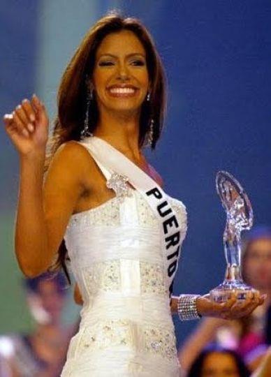 Ex Miss Puerto Rico se declara en ruina y pone en venta trofeo ganado en Miss Universo 