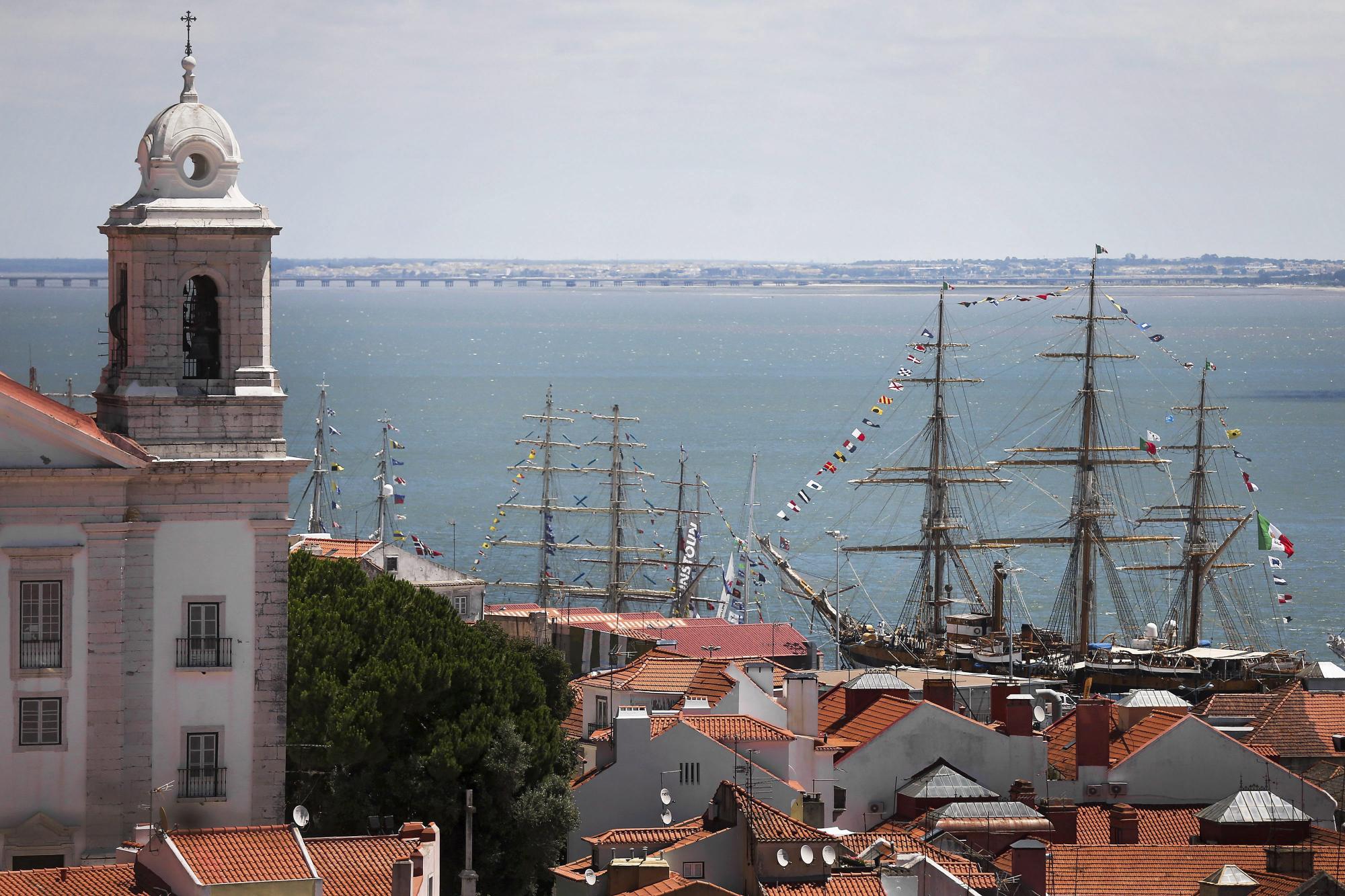 Regata de barcos de vela en Portugal