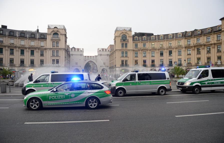 Tres personas armadas participaron en ataque en Múnich; permanecen prófugos 