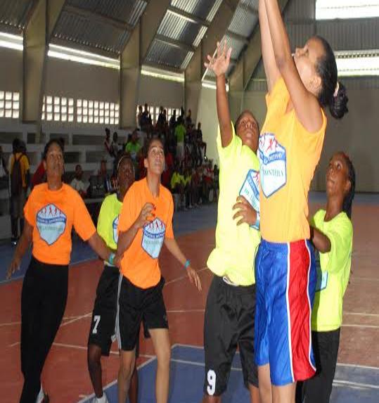 Barahona avanza a la final en baloncesto en el Festival Deportivo de la Frontera 