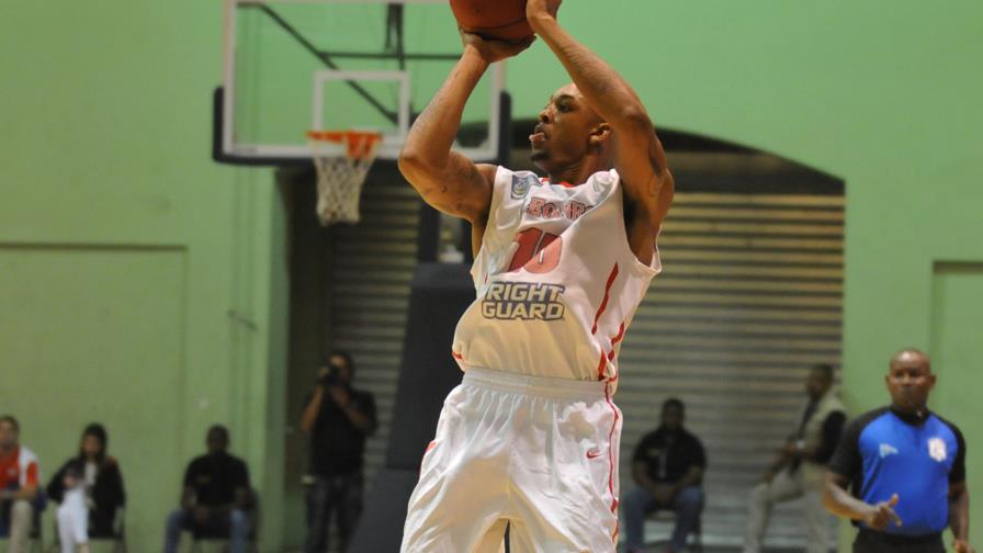 Leones quitan invicto a los Metros Leones quitan invicto a los Metros