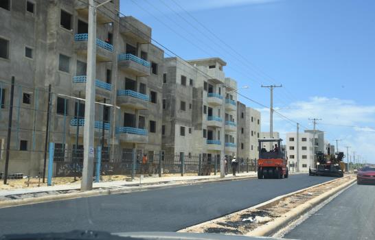 Gobierno y el sector privado iniciarán la entrega de los primeros apartamentos de Ciudad Juan Bosch 