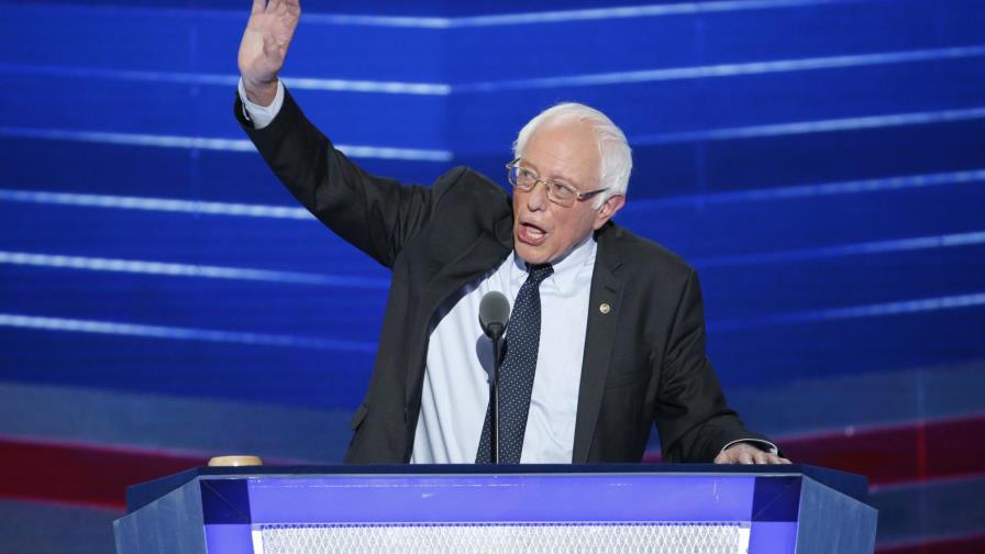 Bernie Sanders cree que EE.UU. necesita el liderazgo “unificador” de Clinton