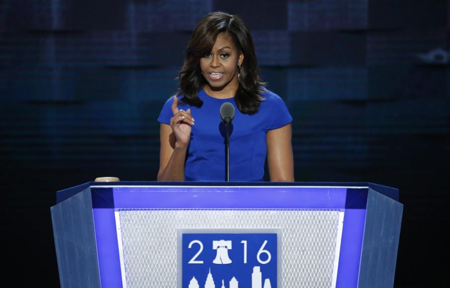 Clinton es la única calificada para presidente, dice Michelle Obama