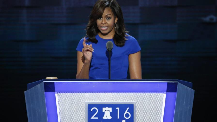 Clinton es la única calificada para presidente, dice Michelle Obama