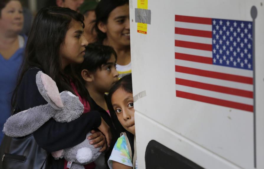 Estados Unidos permitirá a hermanos y tíos pedir asilo para sus niños en Centroamérica