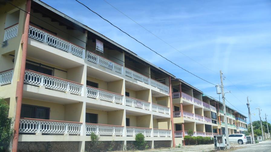Complejo turístico lleva  nueve años abandonado 