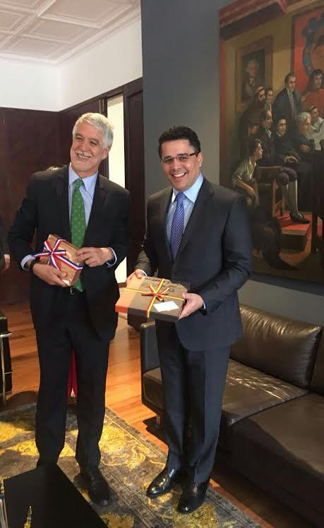 Alcaldía de Colombia firma acuerdo de cooperación con el alcalde electo David Collado 