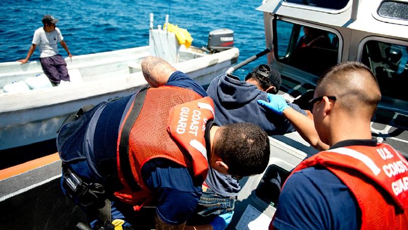 Continúan desaparecidos 15 inmigrantes cuya embarcación zozobró en el mar Caribe