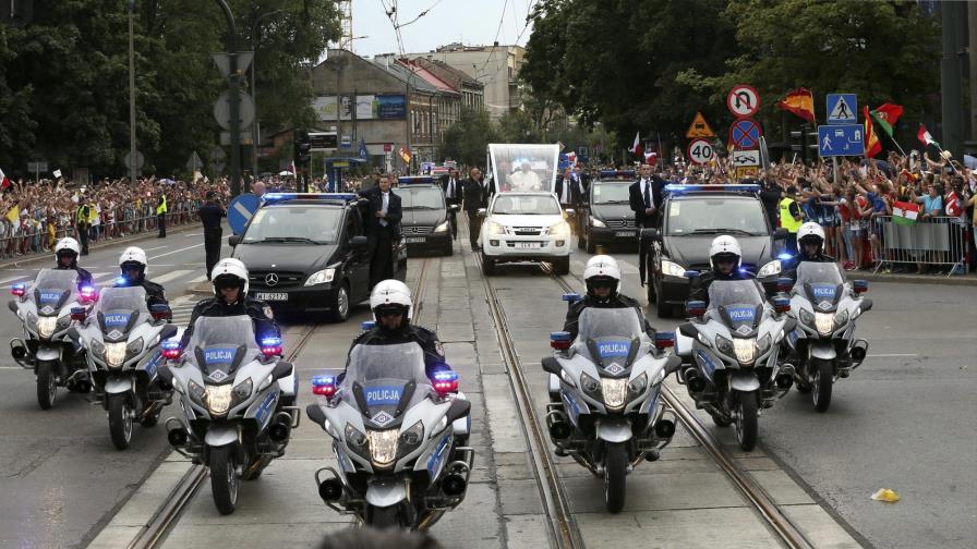 La patria de Juan Pablo II recibe con entusiasmo al papa Francisco
