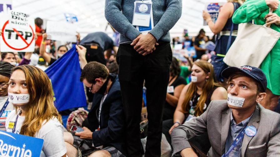 Partidarios de Sanders no ocultan su desencanto 
