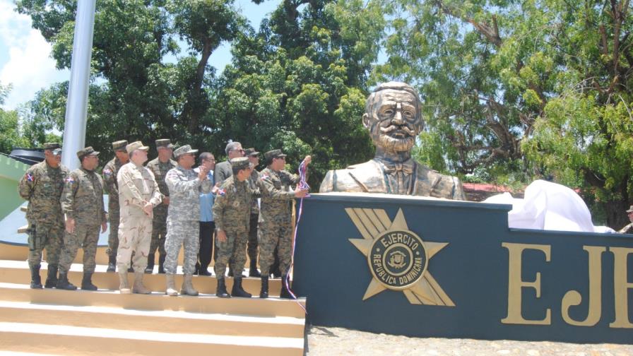 Arenga a soldados a ser garantes de la soberanía Arenga a soldados a ser garantes de la soberanía
