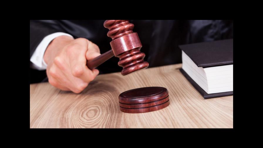 Condenan hombre a cinco años de prisión por amenazar de muerte a su pareja Condenan hombre a cinco años de prisión por amenazar de muerte a su pareja