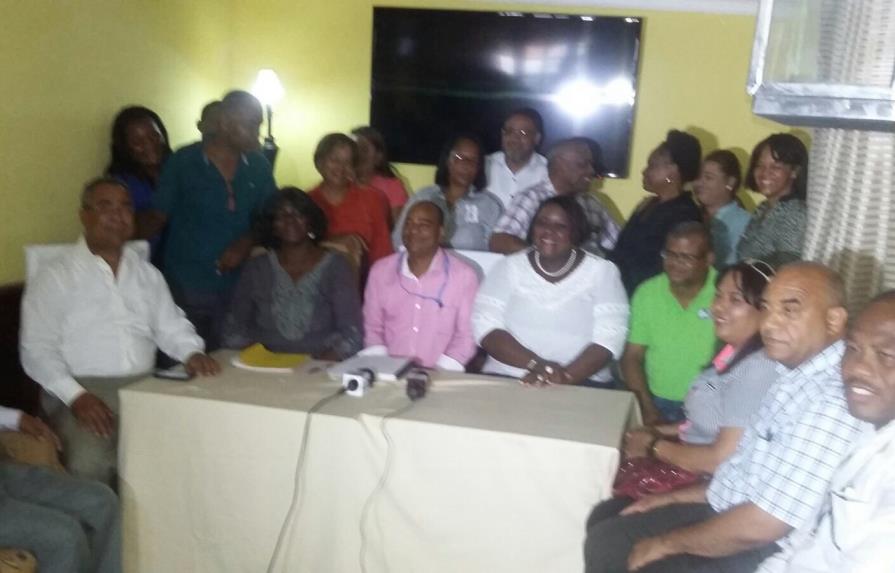 ADP en La  Romana pide destitución de la directora del Distrito Escolar  05-03