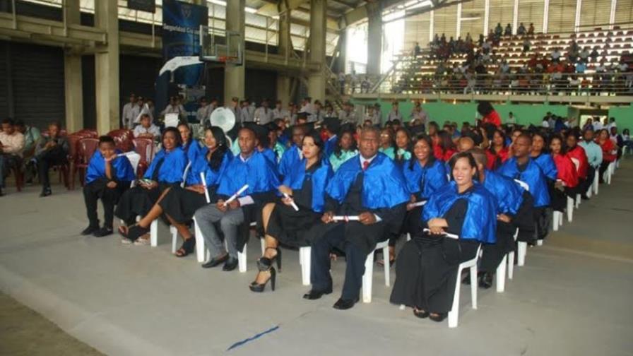 Celebran graduación de 155 policías juveniles y 133 egresados Escuela de Seguridad Santo Domingo Oeste