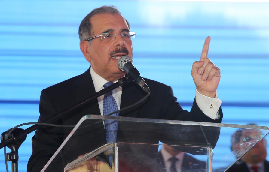 Danilo Medina critica la “flagrante irresponsabilidad” de algunos padres