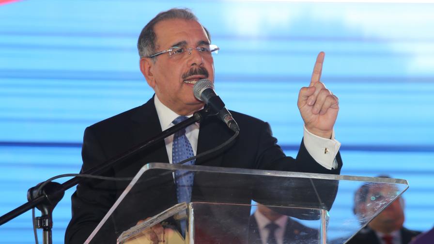 Danilo Medina critica la “flagrante irresponsabilidad” de algunos padres