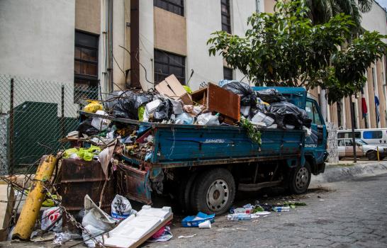 Vecinos de Ciudad Nueva critican basurero detrás de la Fiscalía