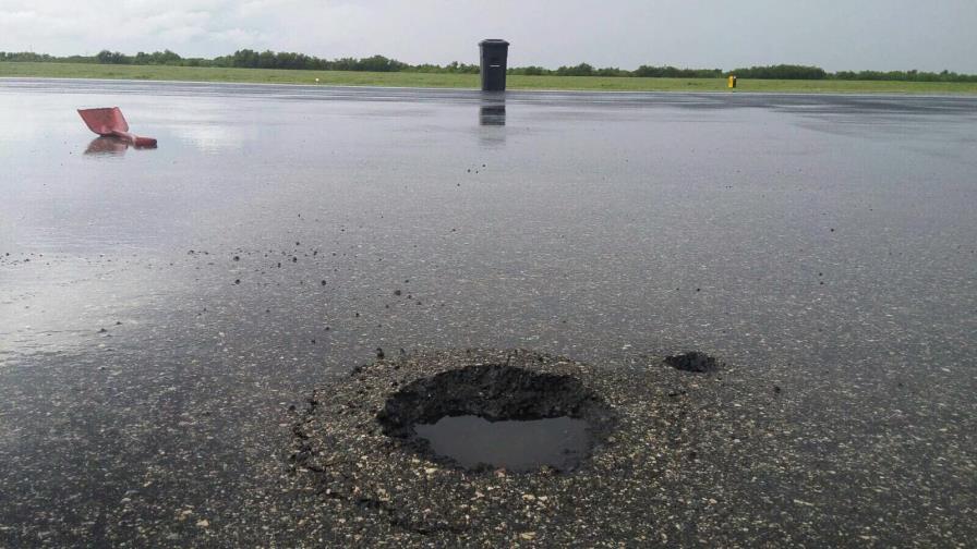 Rayo impacta pista de vuelos del AILA obliga desvío de ocho vuelos