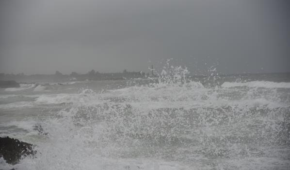 El COE emite restricci&oacute;n mar&iacute;tima por condiciones peligrosas en costas del pa&iacute;s