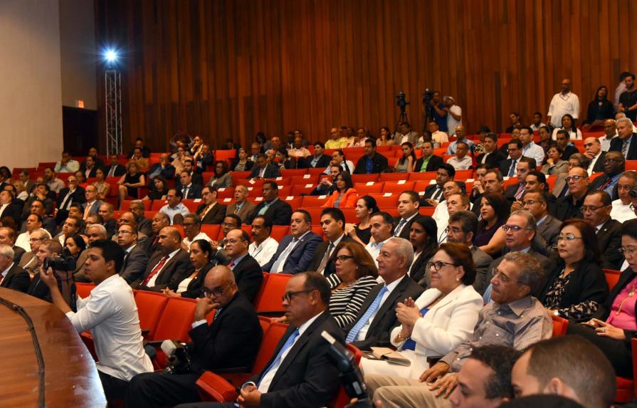 Canciller y ministro de Agricultura encabezan reunión de la CELAC en Santiago