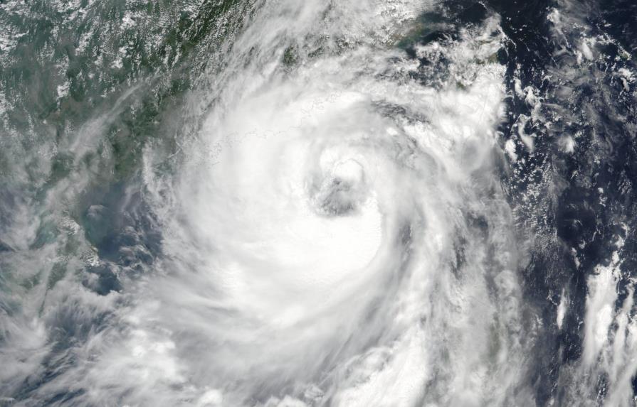  La llegada del tifón Nida paraliza el sur de China, incluido Hong Kong