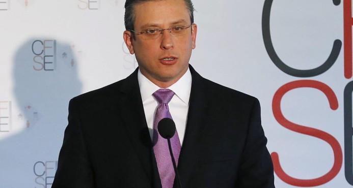 El gobernador de Puerto Rico veta fondo especial para el pago mínimo de la deuda