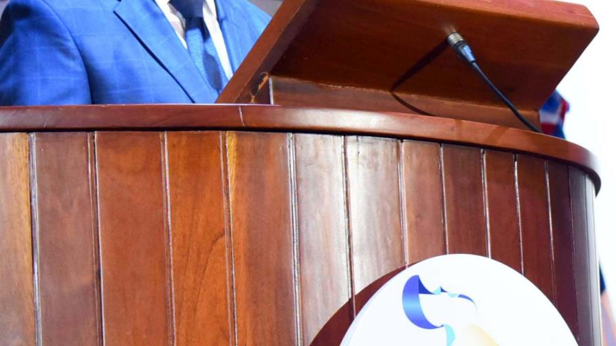 Ministro dice no tiene deuda con cosecheros, pero pagará “compromiso” de José Ramón Peralta Ministro dice no tiene deuda con cosecheros, pero pagará “compromiso” de José Ramón Peralta