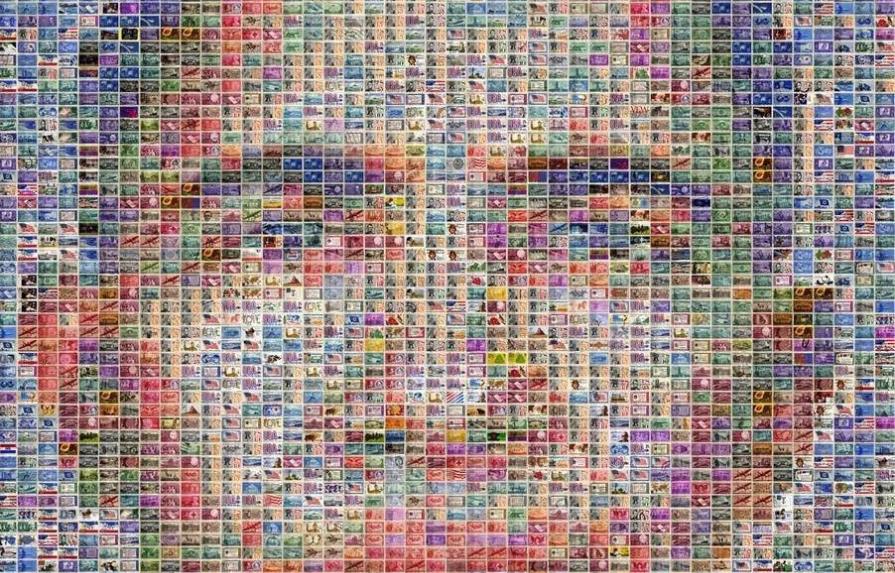 Un artista alemán crea con 3,600 sellos estadounidenses un retrato de Obama