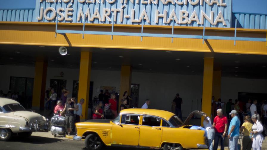 Cuba concesiona aeropuerto por récord de turistas