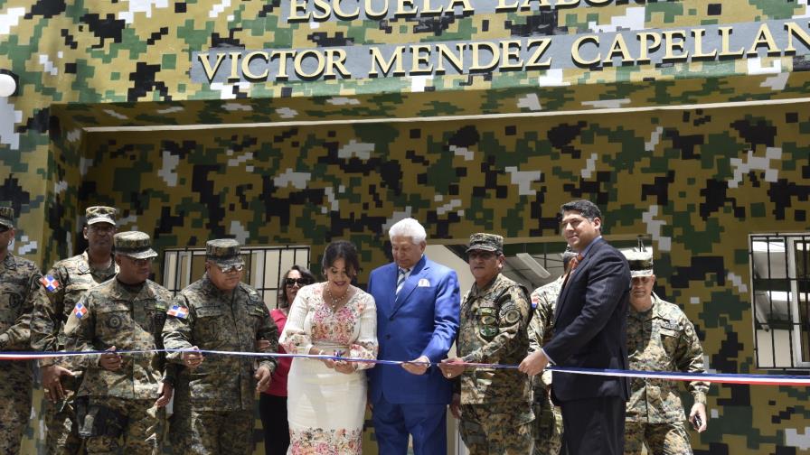 Danilo Medina dispone medidas en beneficio de los miembros del Ejército