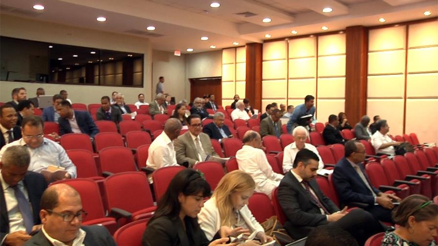 Agripino Núñez dice estar optimista con avance del diálogo para Pacto Eléctrico Agripino Núñez dice estar optimista con avance del diálogo para Pacto Eléctrico