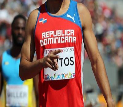 Luguelín Santos con el oro en la mira en Río; trabaja en la salida 